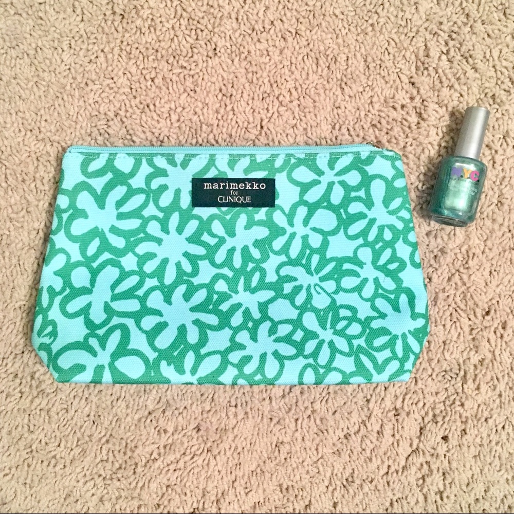 ⭐️ Clinique flower makeup bag